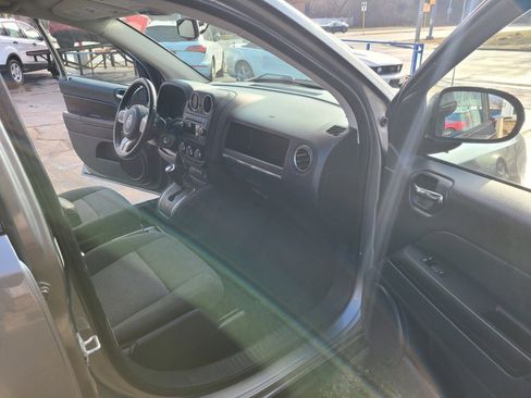 Used 2012 Jeep Compass Latitude image 8