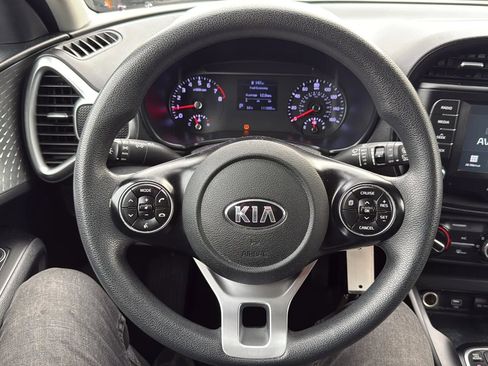 Used 2020 Kia Soul LX FWD image 10