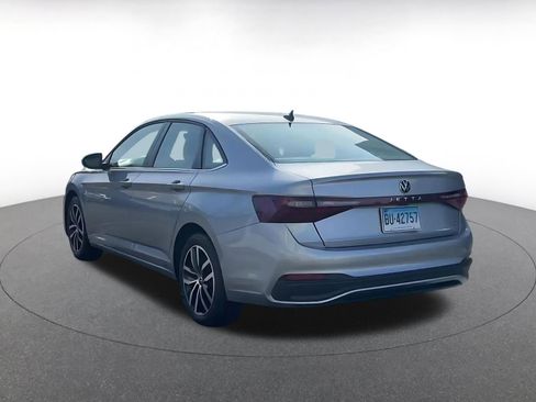 Used 2025 Volkswagen Jetta SE image 11