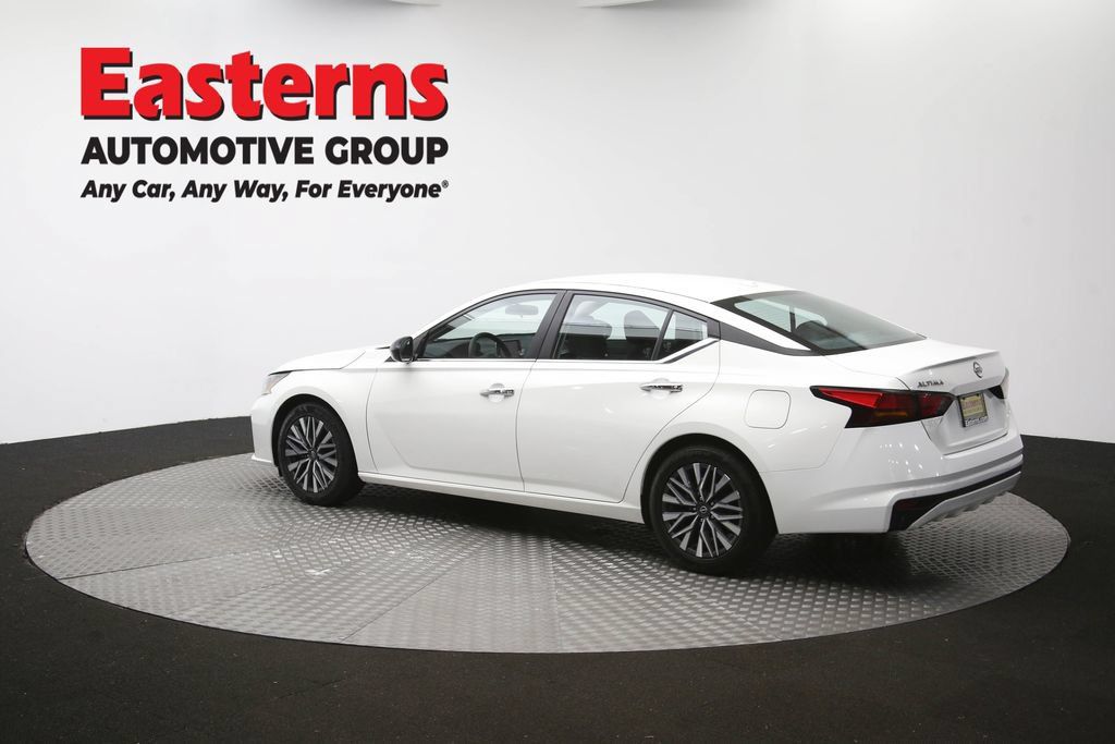 Used 2025 Nissan Altima 2.5 SV FWD image 60