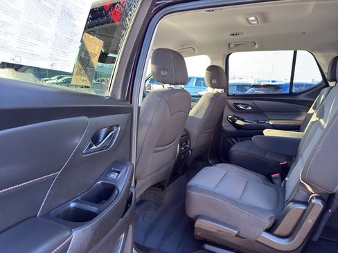 Used 2021 Chevrolet Traverse LT image 28