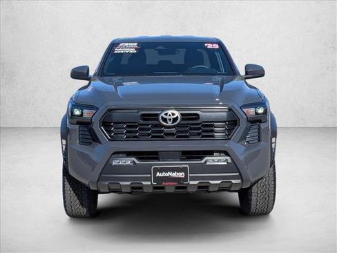 Certified 2025 Toyota Tacoma TRD Off-Road AWD/4WD image 2