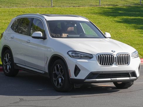 Used 2023 BMW X3 sDrive30i w/ Premium Package w/ZPA RWD image 2