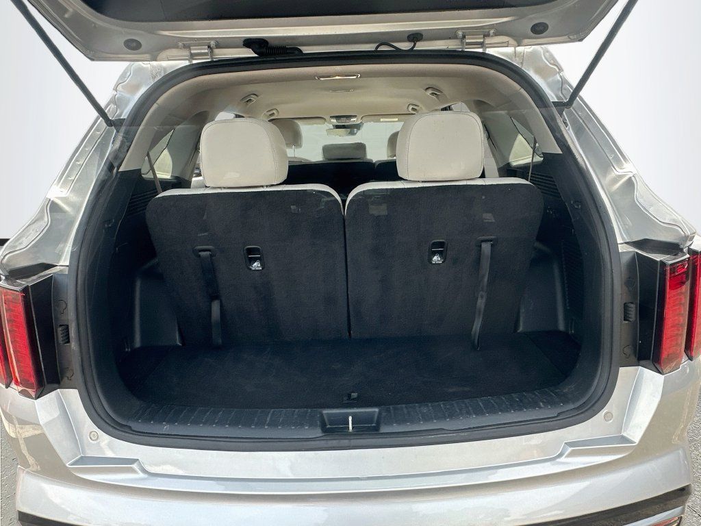 Certified 2022 Kia Sorento S FWD image 25