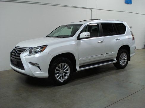 Used 2015 Lexus GX 460 image 4