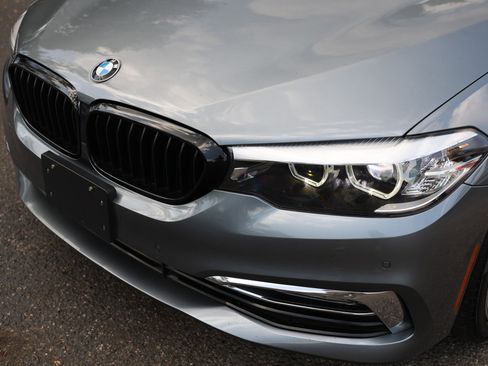 Used 2018 BMW 530i w/ Premium Package RWD image 36