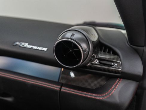 Used 2022 Ferrari F8 Tributo image 71