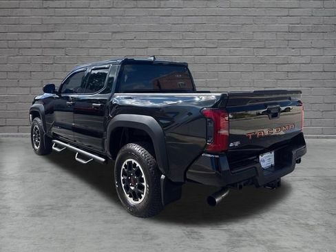 Used 2025 Toyota Tacoma TRD Off-Road AWD/4WD image 5