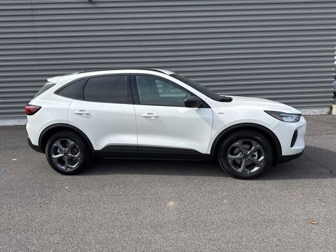 New 2025 Ford Escape ST-Line w/ Equipment Group 301A image 2