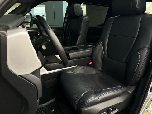 Used 2022 Toyota Tundra Platinum w/ Advanced Package image 13