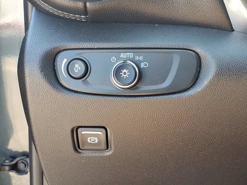 Used 2019 Chevrolet Blazer LT AWD/4WD image 16