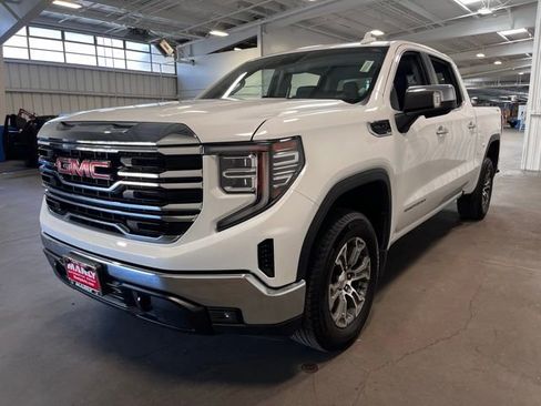 Used 2025 GMC Sierra 1500 SLT AWD/4WD image 7