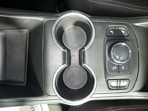 Used 2021 GMC Terrain SLE w/ Driver Convenience Package FWD image 22