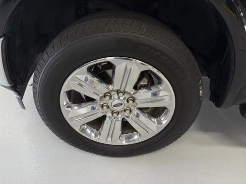 Used 2019 Ford F150 Lariat w/ Equipment Group 502A Luxury AWD/4WD image 34