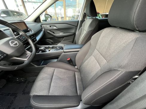 Used 2025 Nissan Rogue SV image 29