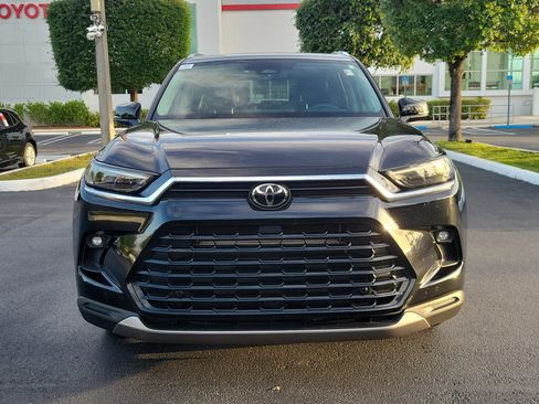 Used 2024 Toyota Grand Highlander Limited AWD/4WD image 4