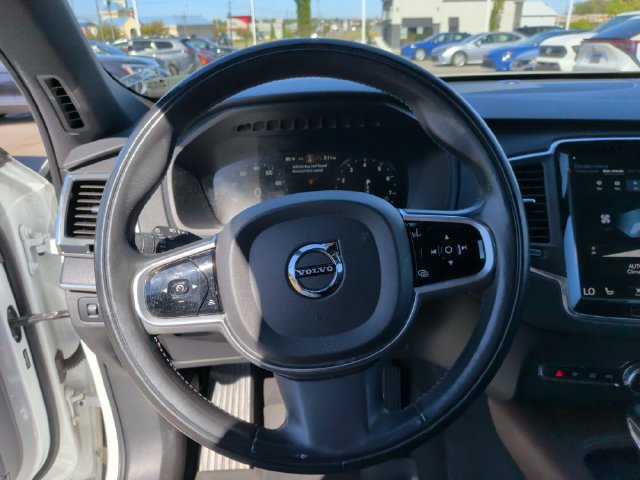Used 2020 Volvo XC90 T6 Momentum AWD/4WD image 14