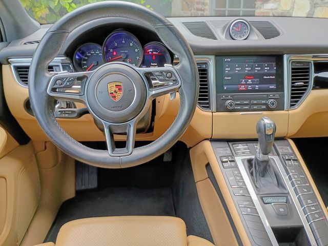 Used 2018 Porsche Macan AWD/4WD image 33