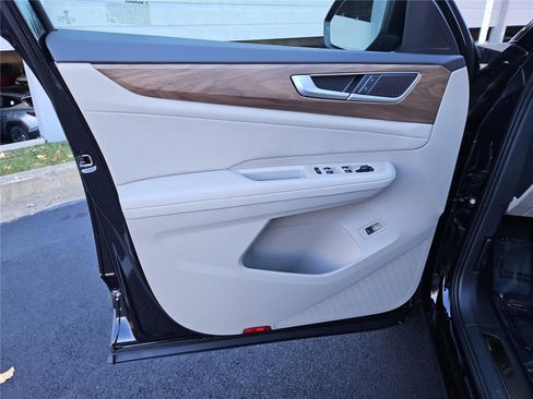 New 2026 Volkswagen Atlas SE image 12