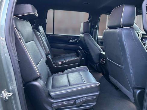 Used 2023 Chevrolet Suburban Premier image 14