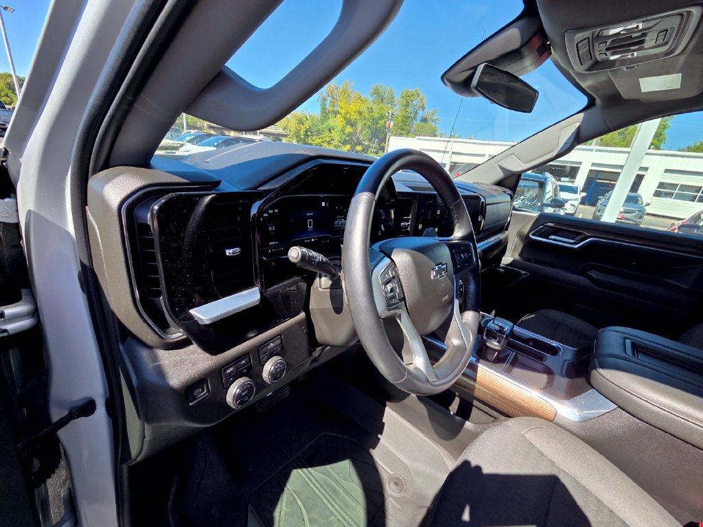 Used 2022 Chevrolet Silverado 1500 RST w/ Convenience Package II AWD/4WD image 15