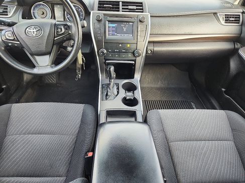 Used 2017 Toyota Camry LE image 9