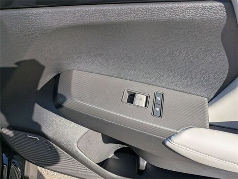 New 2025 Mitsubishi Outlander SE image 34