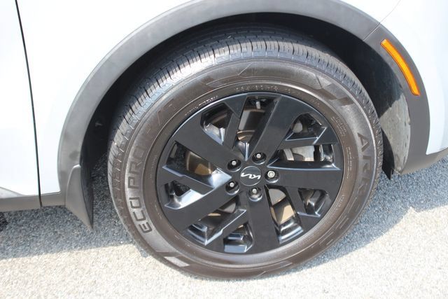 Used 2023 Kia Sorento S w/ Panoramic Sunroof Package AWD/4WD image 36