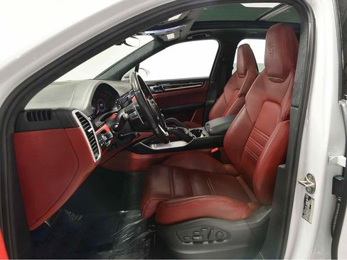 Used 2023 Porsche Cayenne Turbo w/ Premium Package Plus AWD/4WD image 8