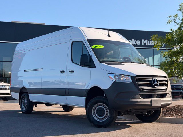 Used 2025 Mercedes-Benz Sprinter 2500 image 1