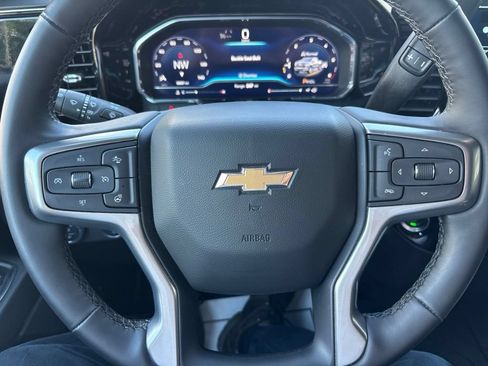 Used 2025 Chevrolet Silverado 1500 LT AWD/4WD image 34