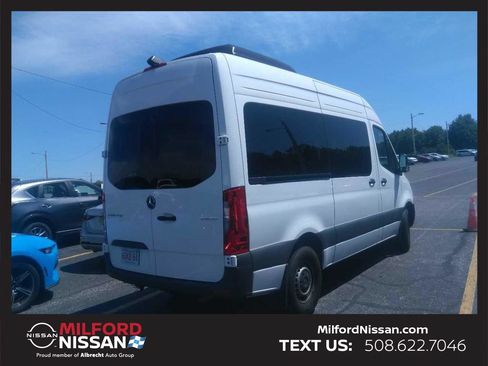 Used 2024 Mercedes-Benz Sprinter 2500 image 3