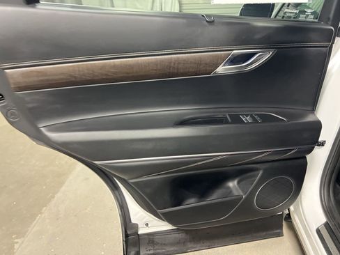 Used 2024 Genesis GV80 2.5T image 19