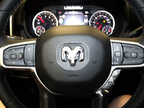 New 2026 RAM 2500 Big Horn AWD/4WD image 11
