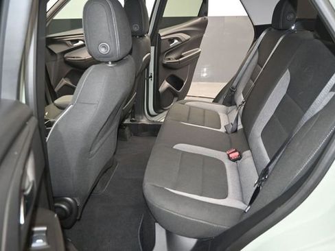 Used 2025 Chevrolet TrailBlazer LT FWD image 13