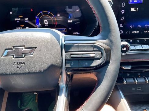 Used 2024 Chevrolet Colorado Z71 w/ Z71 Convenience Package 2 AWD/4WD image 13