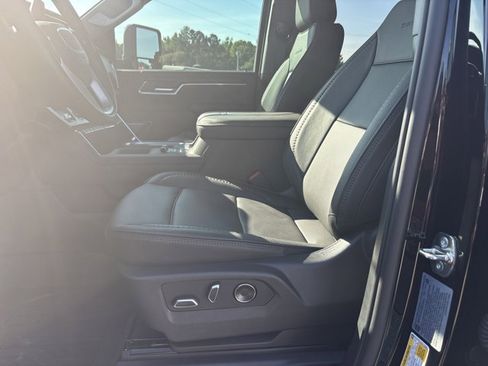 Used 2025 GMC Sierra 2500 Denali w/ Denali Reserve Package image 17