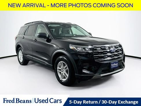 Used 2026 Ford Explorer Active AWD/4WD image 1