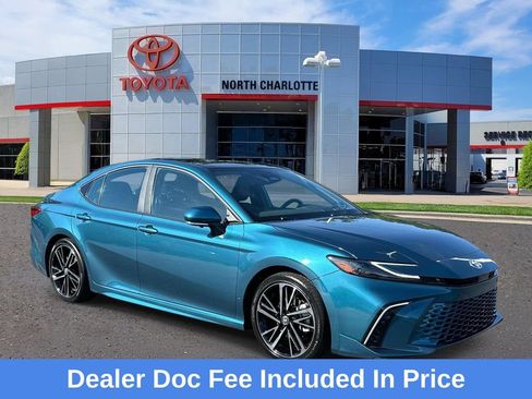 Used 2025 Toyota Camry XSE w/ Premium Plus Package FWD image 1