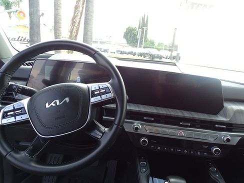 Used 2023 Kia Telluride EX image 11