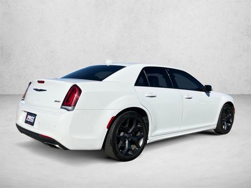 Used 2023 Chrysler 300 Touring L w/ Safetytec Plus Group RWD image 5