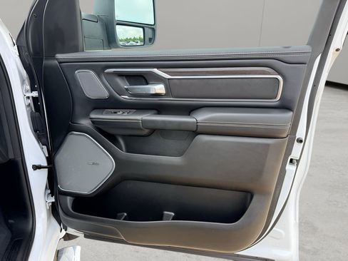 Used 2025 RAM 1500 Laramie AWD/4WD image 21