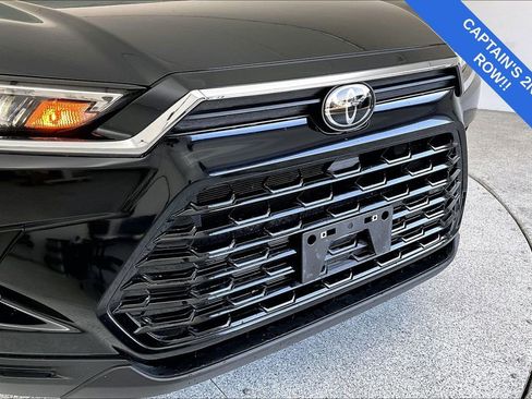 Used 2024 Toyota Grand Highlander XLE image 37