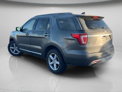 Used 2017 Ford Explorer XLT w/ Equipment Group 202A image 11