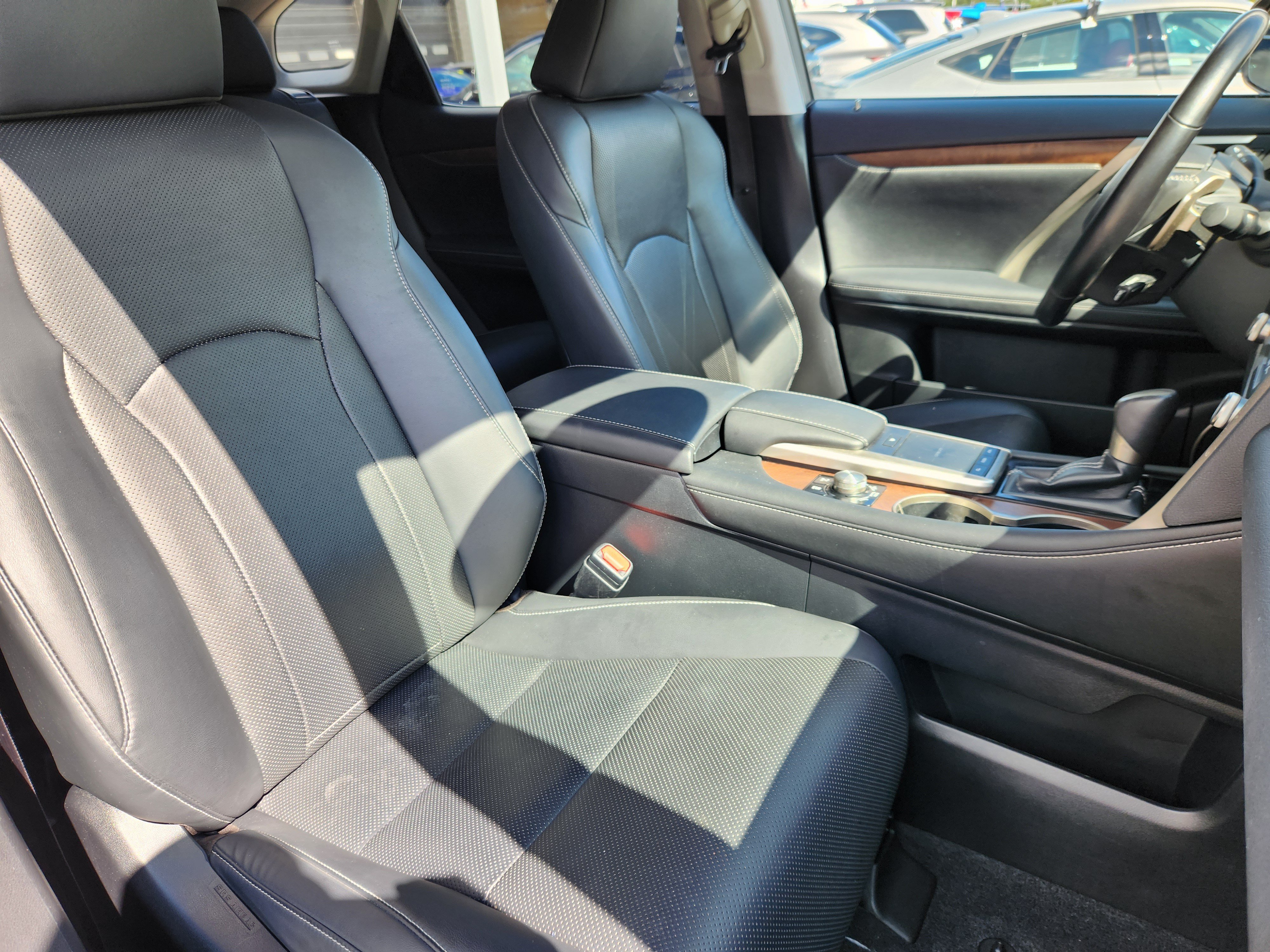 Used 2021 Lexus RX 350L Premium w/ Premium Package AWD/4WD image 15