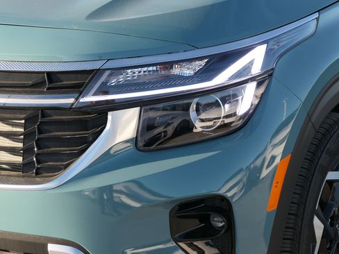 New 2026 Kia Seltos EX image 9