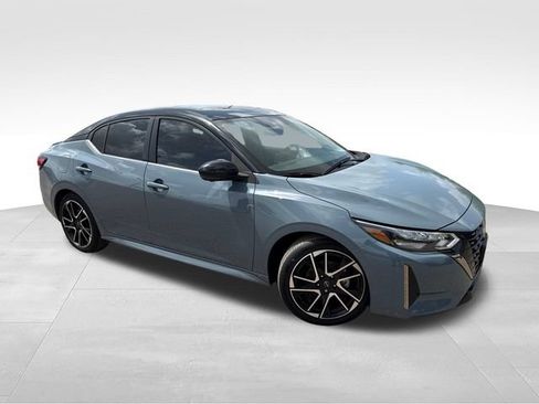 Certified 2025 Nissan Sentra SR w/ SR Premium Package FWD image 1