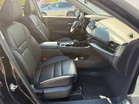 Certified 2023 Nissan Rogue SV w/ SV Premium B Package AWD/4WD image 29
