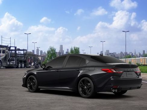 New 2026 Toyota Camry Hybrid FWD image 8