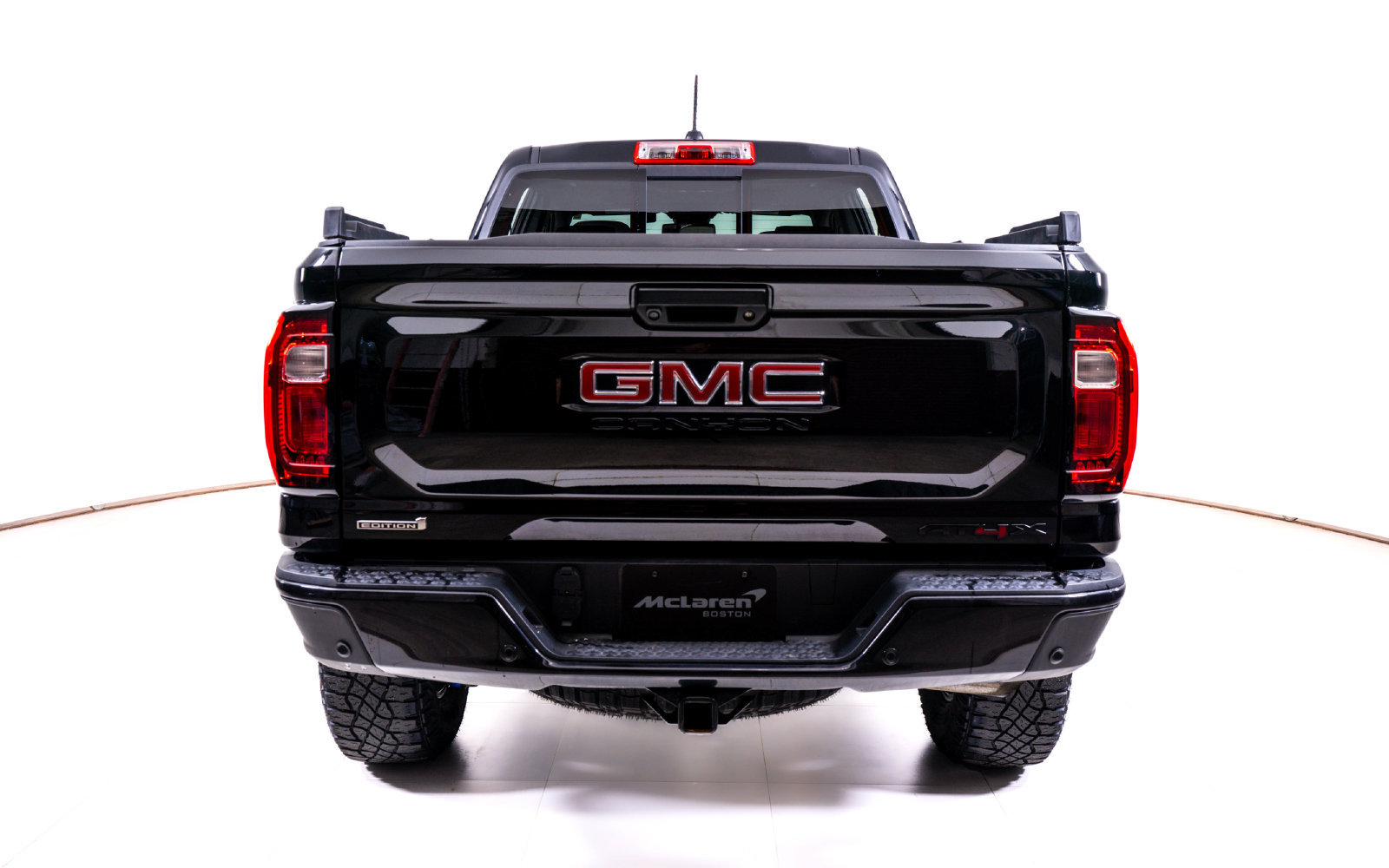 Used 2023 GMC Canyon AT4X w/ Edition 1 AWD/4WD image 4